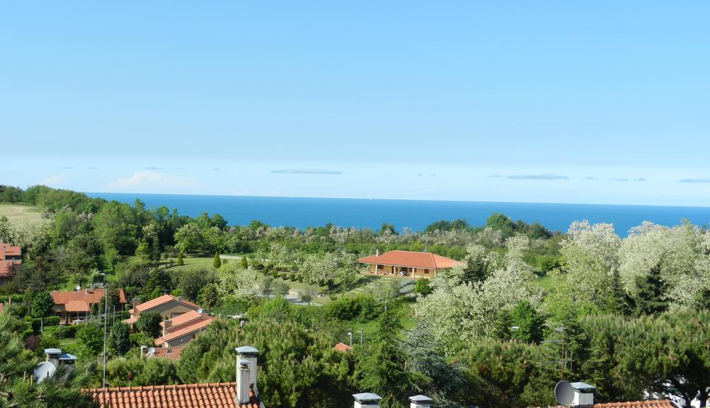 Residence ColleMare Pésaro Exterior foto